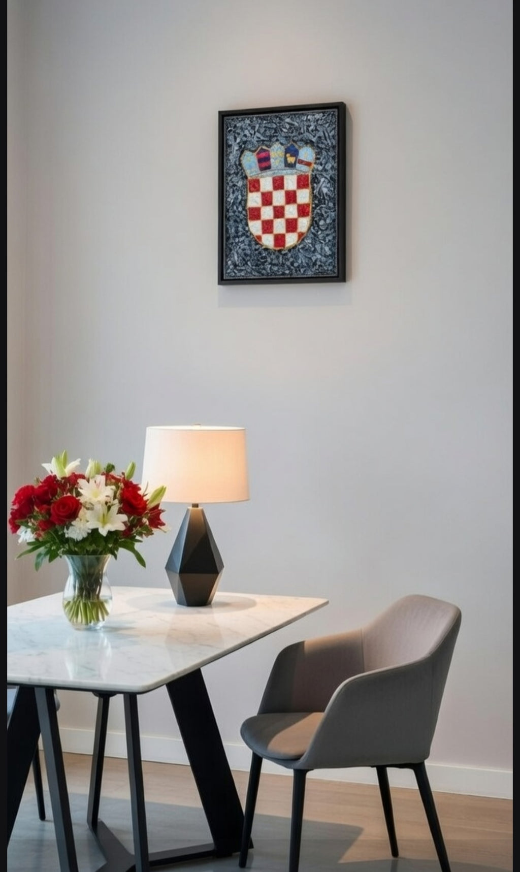 Hrvatski grb. Siva pozadina. Unikatni rad Nea
