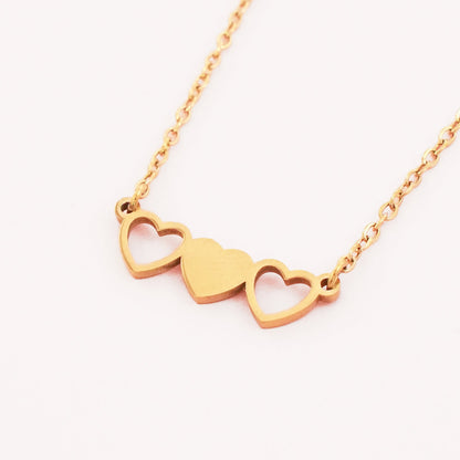 Ogrlica od nehrđajućeg čelika. Tri srca. Nea 2