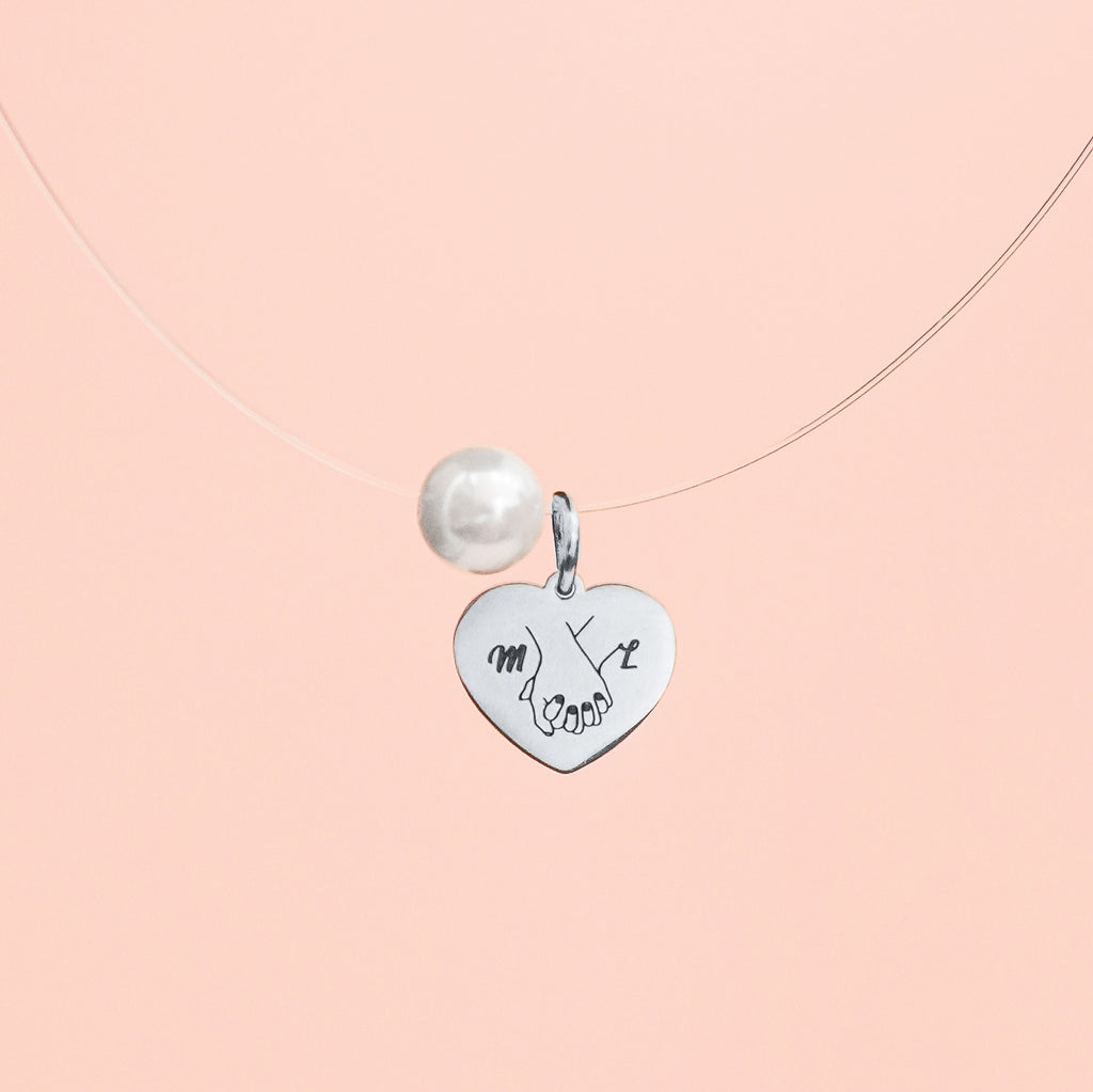 Čelična ogrlica s Gravurom isprepletenih ruku i inicijalima - Za zaljubljene - Srebrna/Zlatna