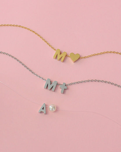 Ogrlica sa inicijalom - 1+1 gratis - nehrđajući čelik