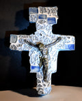 Križ od stakla. Unikatni rad Nea 54