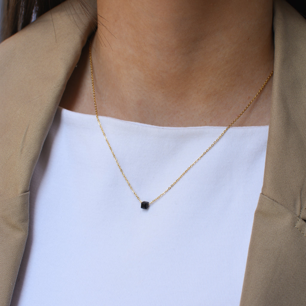 Ogrlica Black Cube - pozlata - nehrđajući čelik