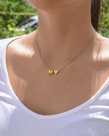 Ogrlica sa inicijalom - 1+1 gratis - nehrđajući čelik