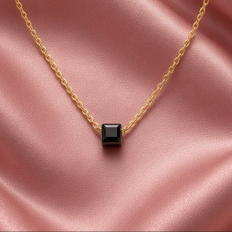 Ogrlica Black Cube - pozlata - nehrđajući čelik
